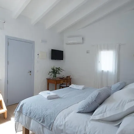 Anhel Otel Ferreries